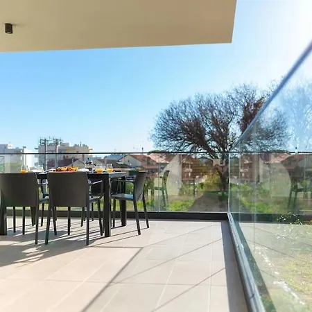 Apartmán Maison Du Jardin 2-bedroom Private Outdoor Jacuzzi *