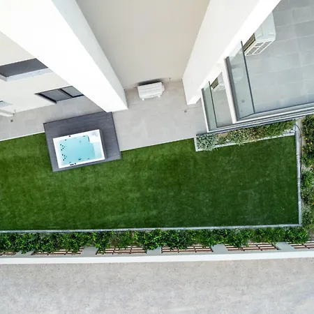 Maison Du Jardin 2-bedroom Private Outdoor Jacuzzi アパート Rhodes City