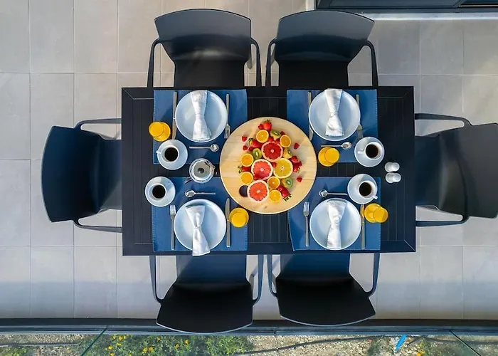 Maison Du Jardin 2-bedroom Private Outdoor Jacuzzi アパート Rhodes City