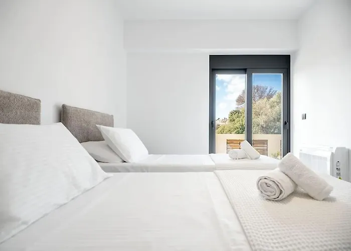 Maison Du Jardin 2-bedroom Private Outdoor Jacuzzi * Rhodes City