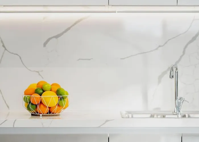 Maison Du Jardin 2-bedroom Private Outdoor Jacuzzi アパート Rhodes City