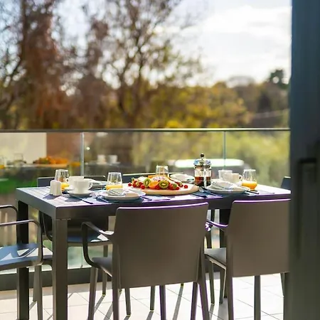 Maison Du Jardin 2-bedroom Private Outdoor Jacuzzi Apartamento *