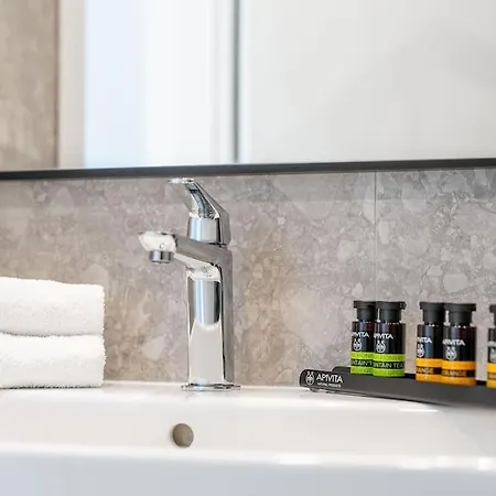 Maison Du Jardin 2-bedroom Private Outdoor Jacuzzi Appartement Rhodes City