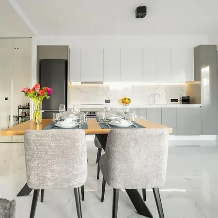 Lejlighed Maison Du Jardin 2-bedroom Private Outdoor Jacuzzi *