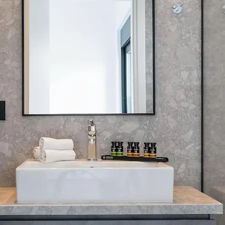 Maison Du Jardin 2-bedroom Private Outdoor Jacuzzi Appartement Rhodes City