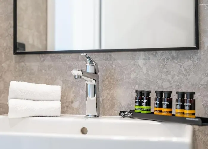 Maison Du Jardin 2-bedroom Private Outdoor Jacuzzi Апартаменты Родос