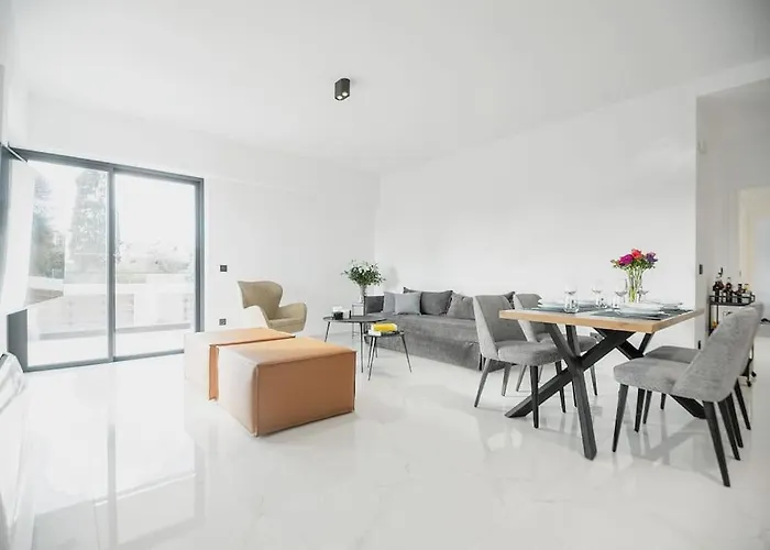 Maison Du Jardin 2-bedroom Private Outdoor Jacuzzi Родос