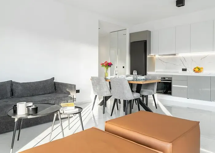 Maison Du Jardin 2-bedroom Private Outdoor Jacuzzi